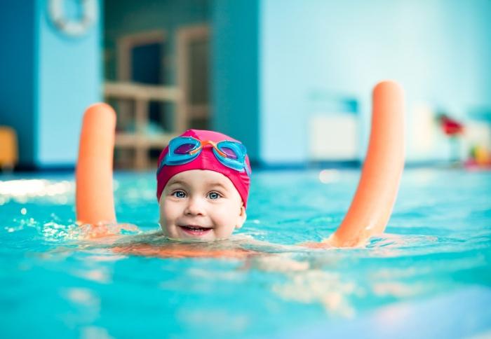Úszómedence gyerekek számára: a szervezet korai fejlődése
